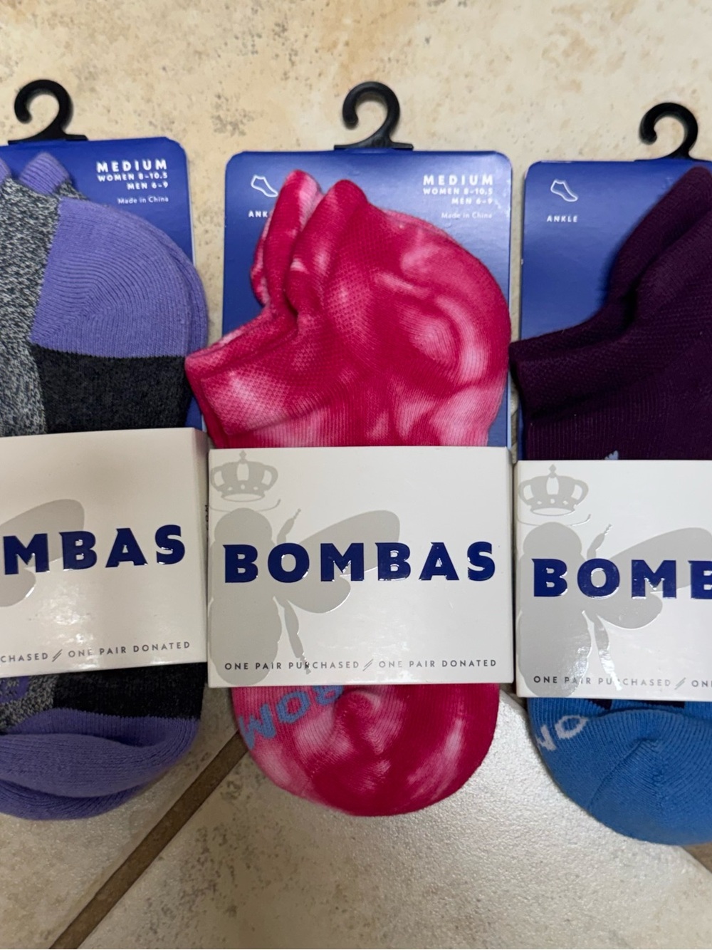 Bombas Women's Ankle Socks - Pink Tie-Dye (small)